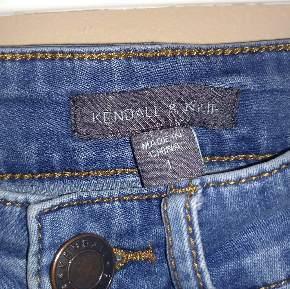 Kendall and Kylie size 1 button up jeans